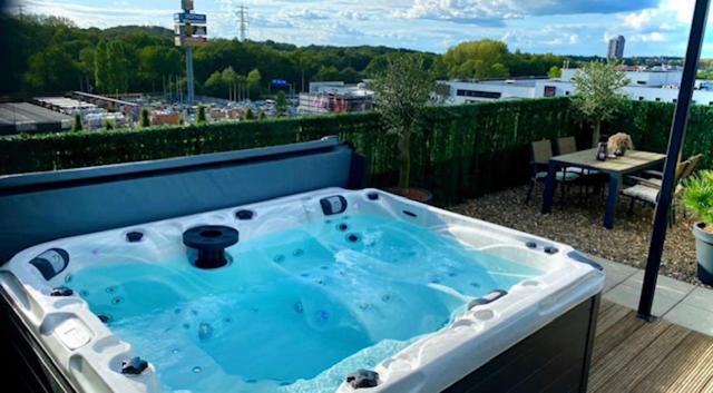 Wellness Dome Penthouse Suite Kerkrade Bagian luar foto
